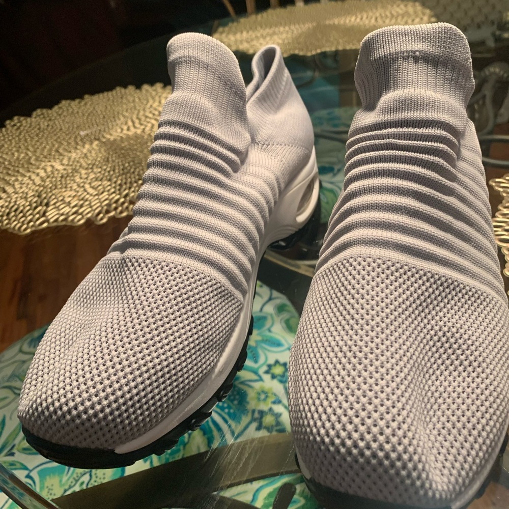 Amazon Brand Tennis shoes size 11